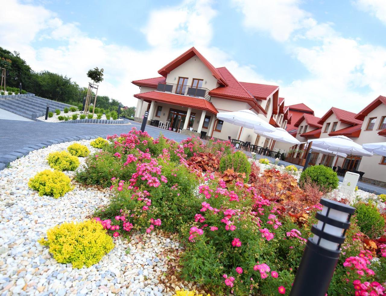 Malinowy Dwor Wielun Ngoại thất bức ảnh