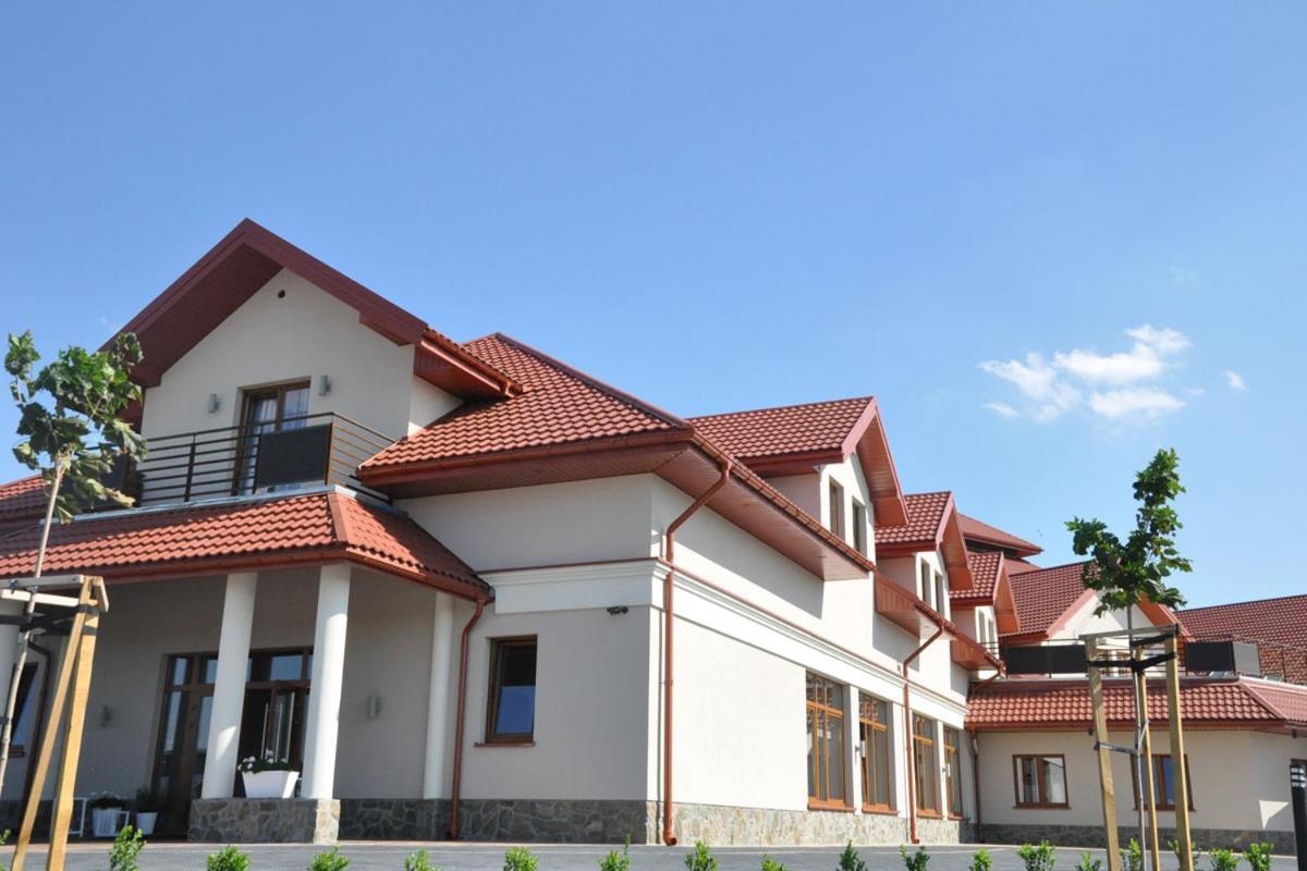 Malinowy Dwor Wielun Ngoại thất bức ảnh